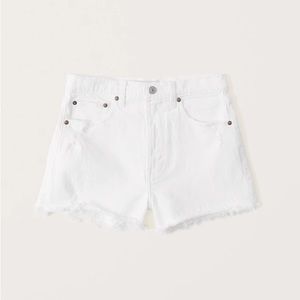 Abercrombie & Fitch High Rise Mom Short Curve Love in White Ripped Wash Size 27